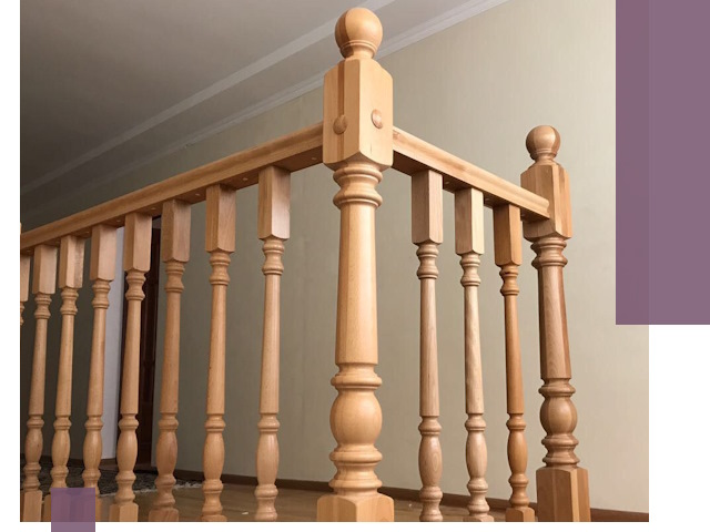 Деревянные перила на заказ в Каменске-Шахтинском: монтаж и изготовление