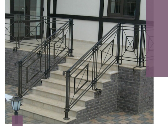 Перила для крыльца в Каменске-Шахтинском — монтаж, изготовление и установка